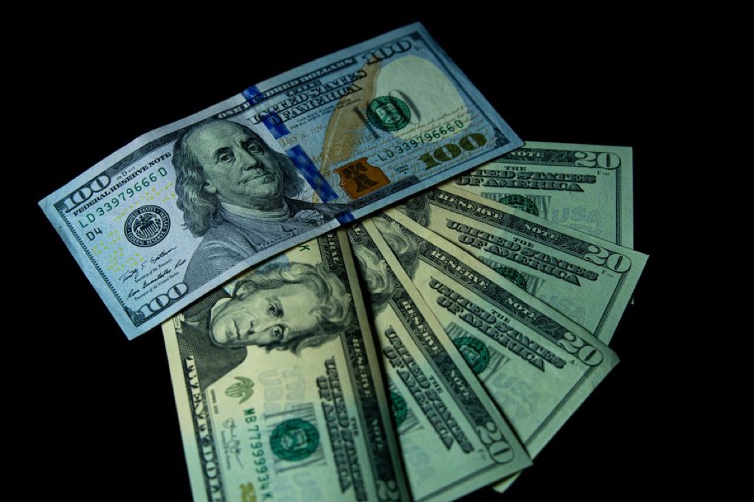 Assorted US paper currency